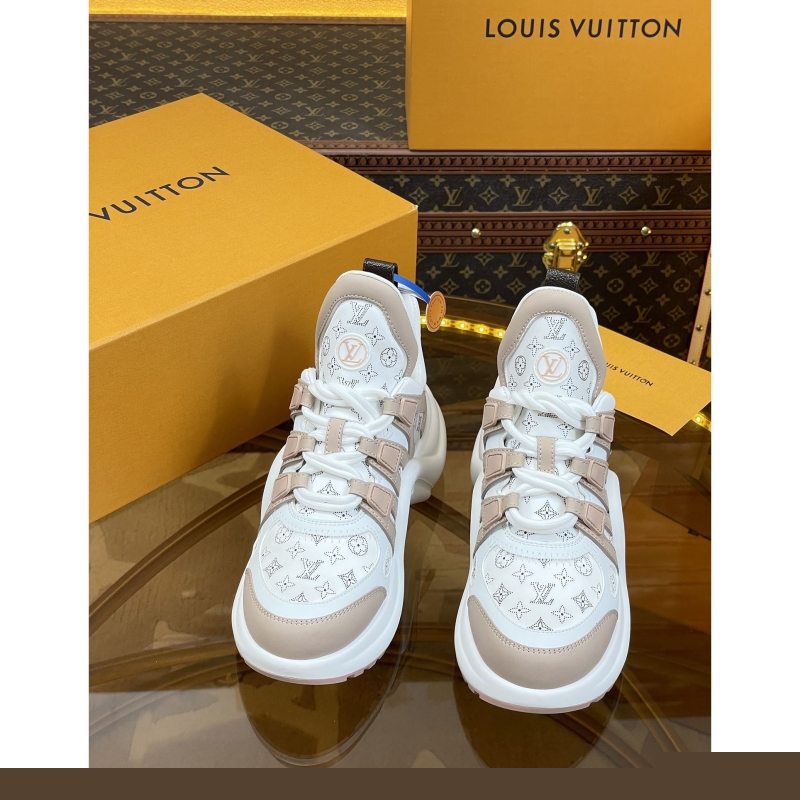 l**is V*t*n sneakers